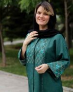 مانتو زنانه بلند دکمه دار قواره بزرگ سبز زمردی تیره