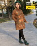 مانتو یقه گرد مخمل گلدوزی شده شکلاتی